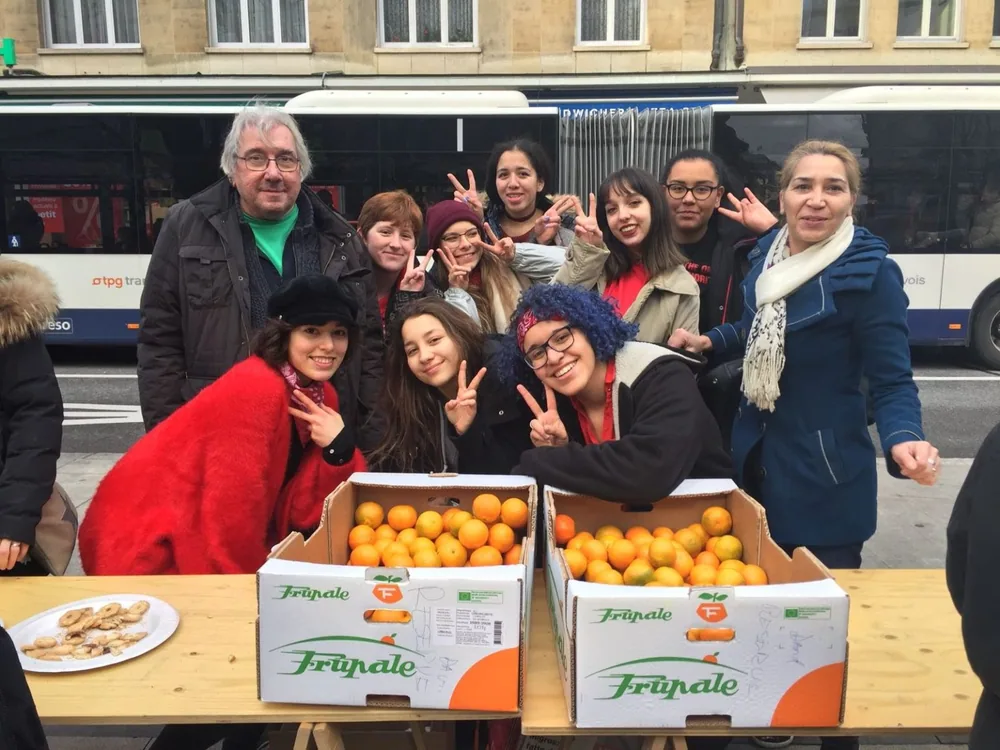 Archive d'un marché associatif aux Pâquis