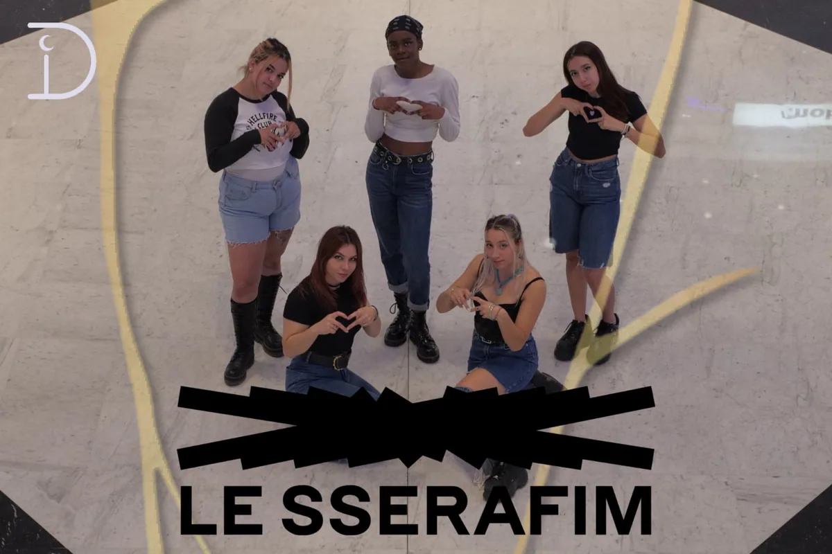 Danseuses iDream dans une salle de répétition K-pop